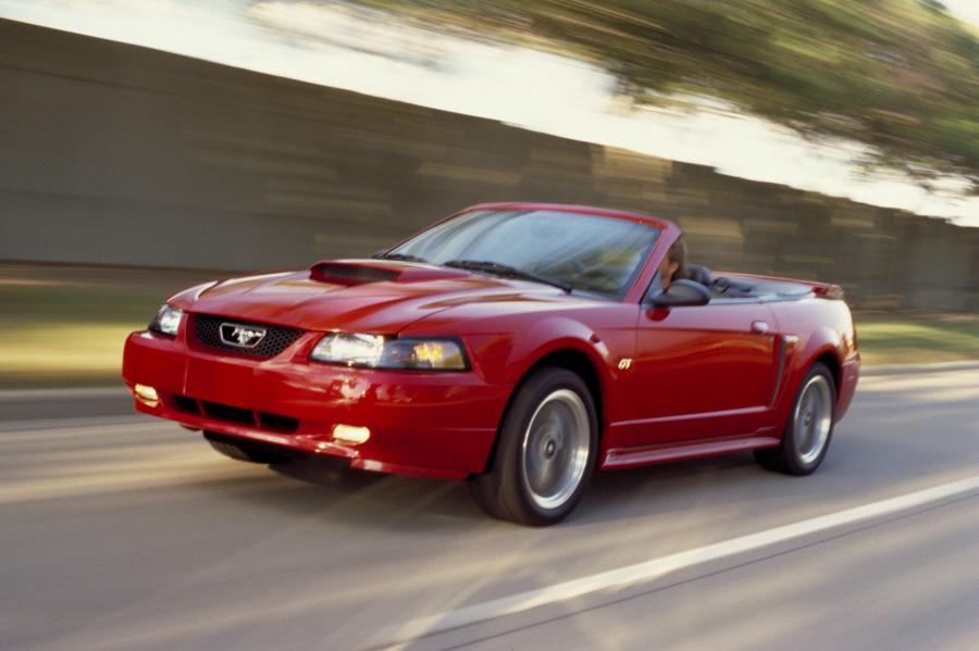  Ford Mustang GT Convertible 1999 года  (фото 32 из 74)